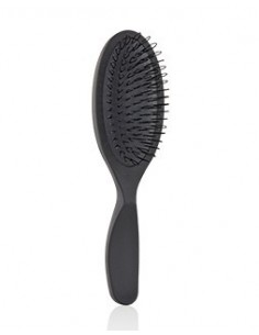 pramāsana™ exfoliating scalp brush